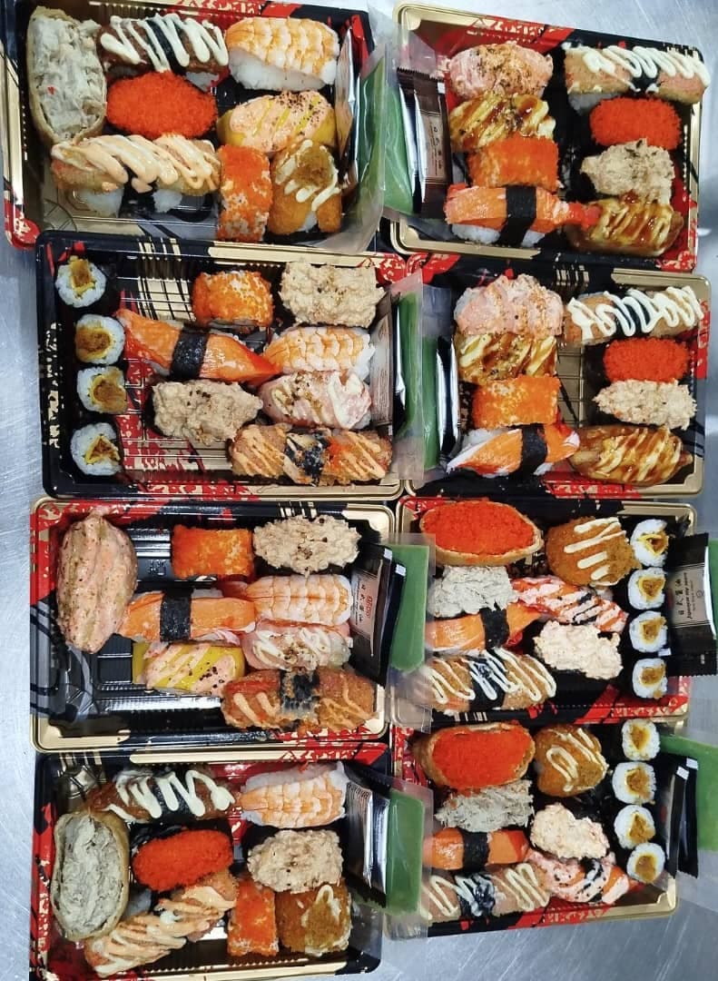 1 sushi box